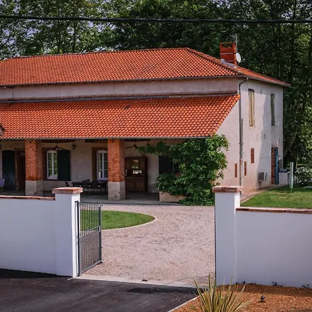 Du Chemin Des Dames * מונטובן